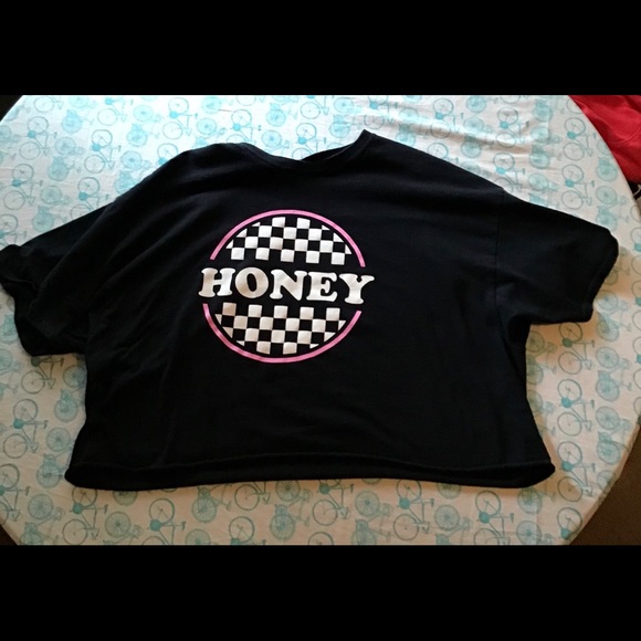 Black Cropped Graphic Tee - Picture 2 of 2